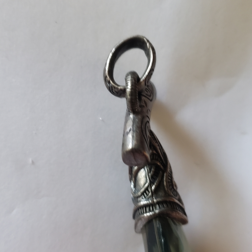Vintage Green Opalescent Stone Pendant - Picture 2 of 6